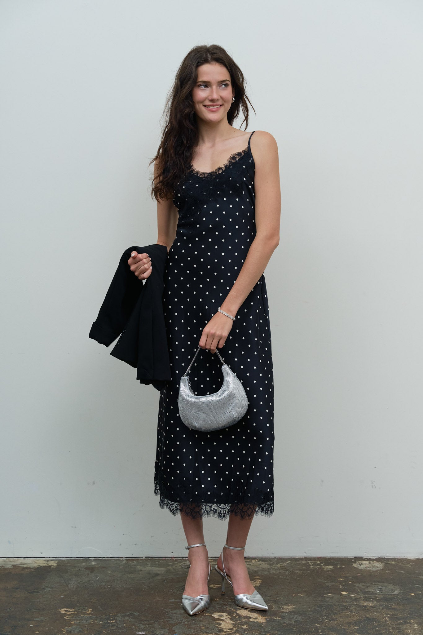 CONTRAST LACE TRIM SPAGHETTI STRAP MIDI DRESS