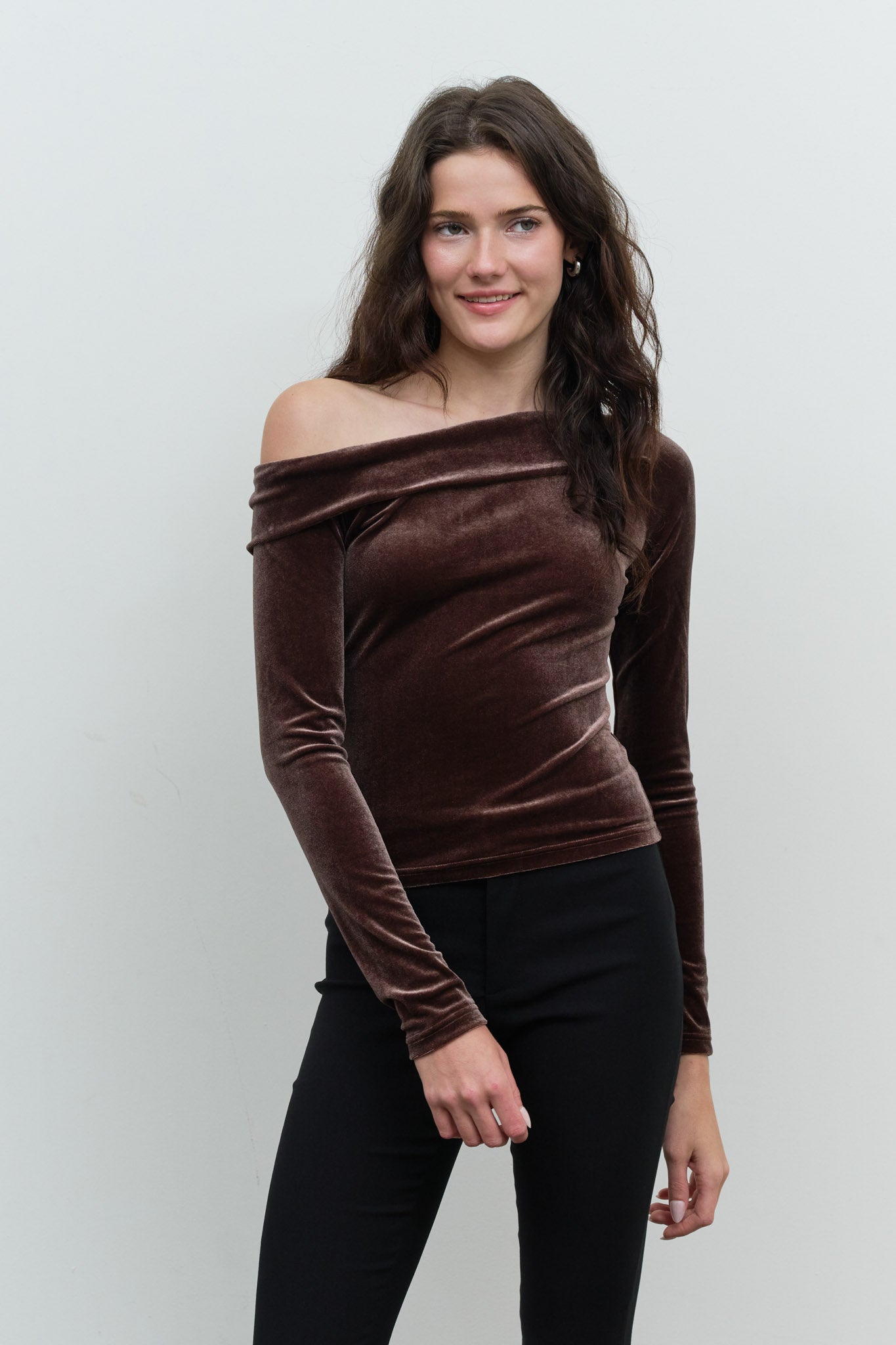 VELVET OFF-SHOULDER LONG SLEEVE KNIT TOP