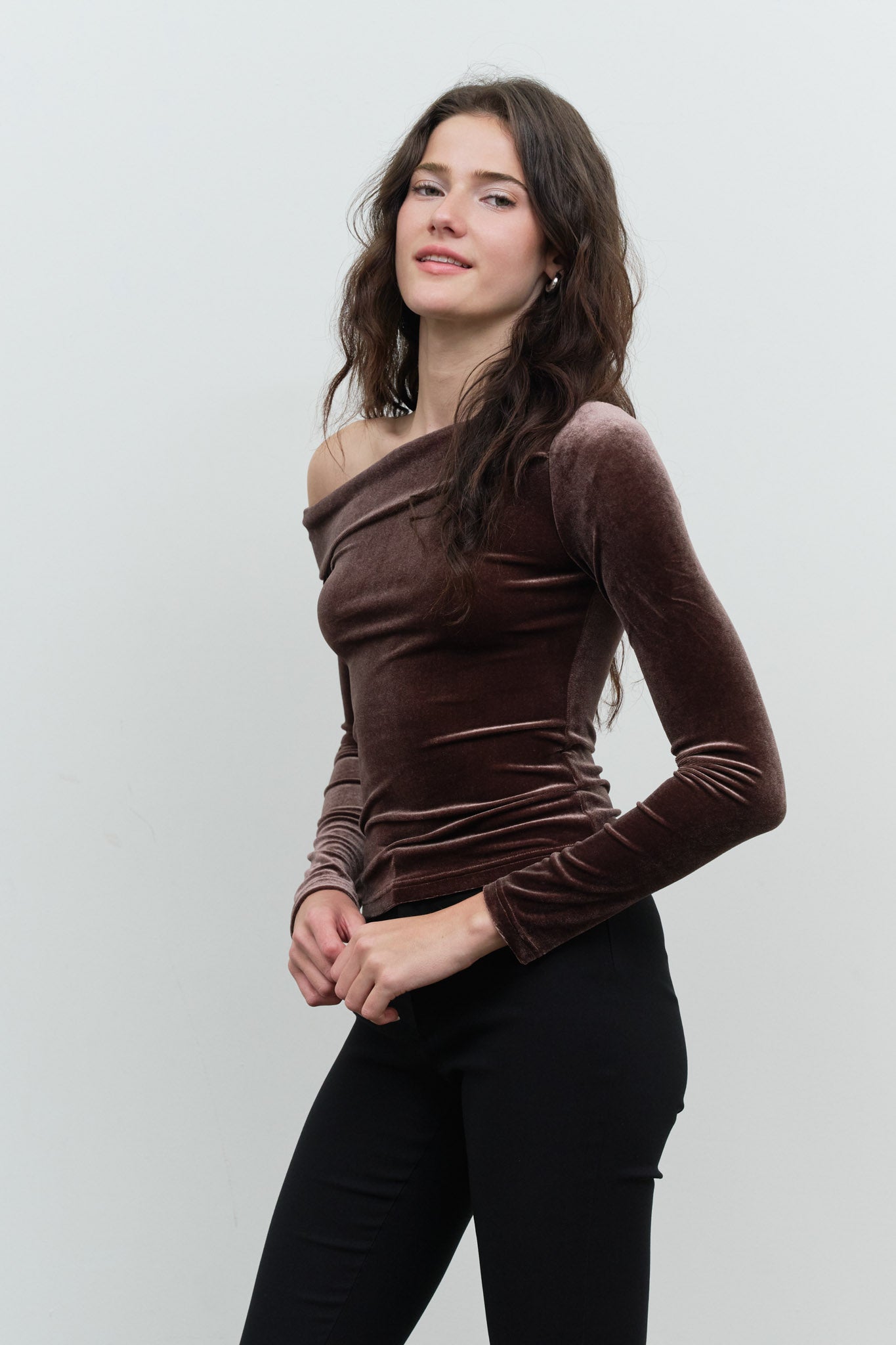 VELVET OFF-SHOULDER LONG SLEEVE KNIT TOP