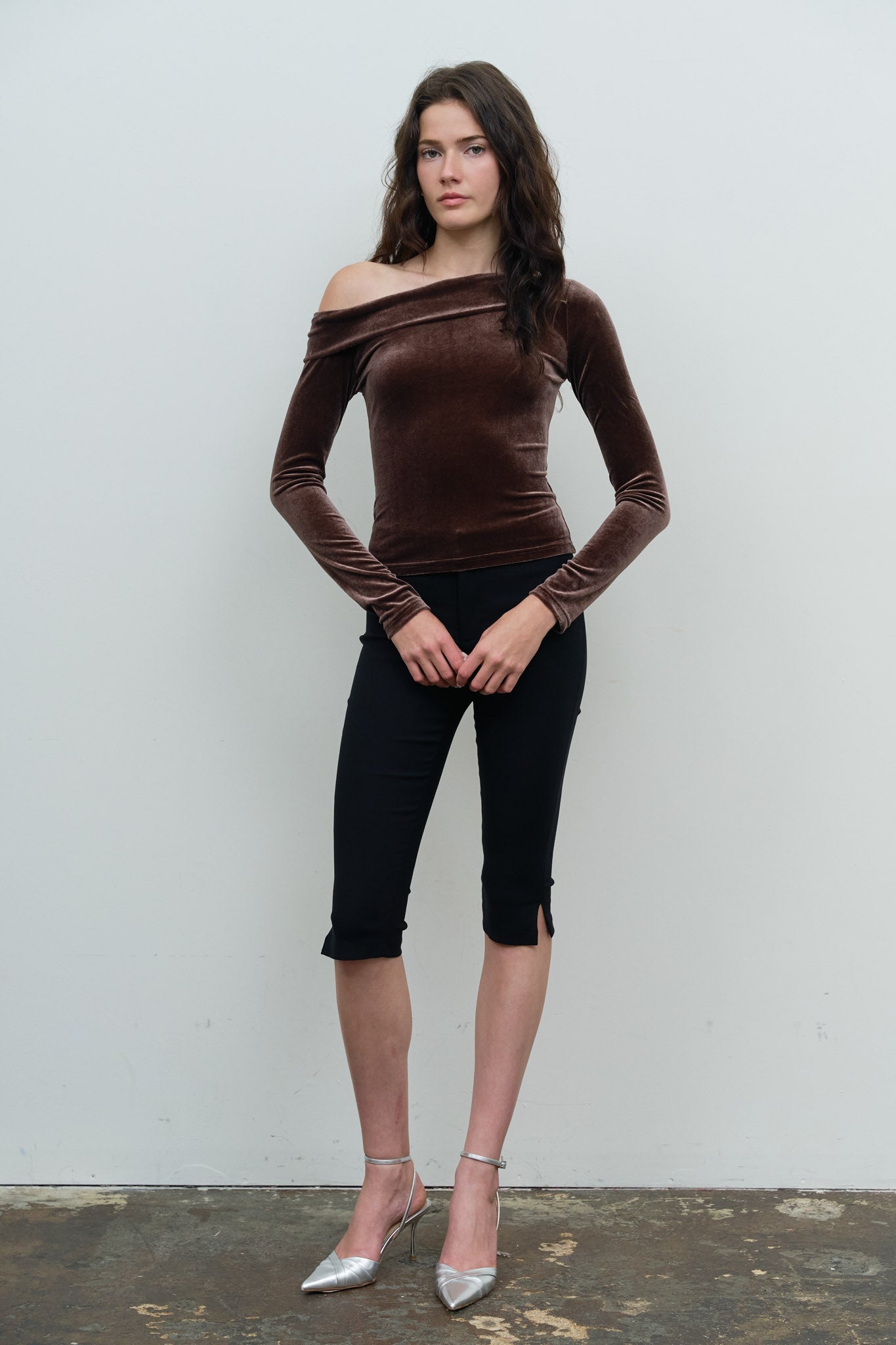 VELVET OFF-SHOULDER LONG SLEEVE KNIT TOP