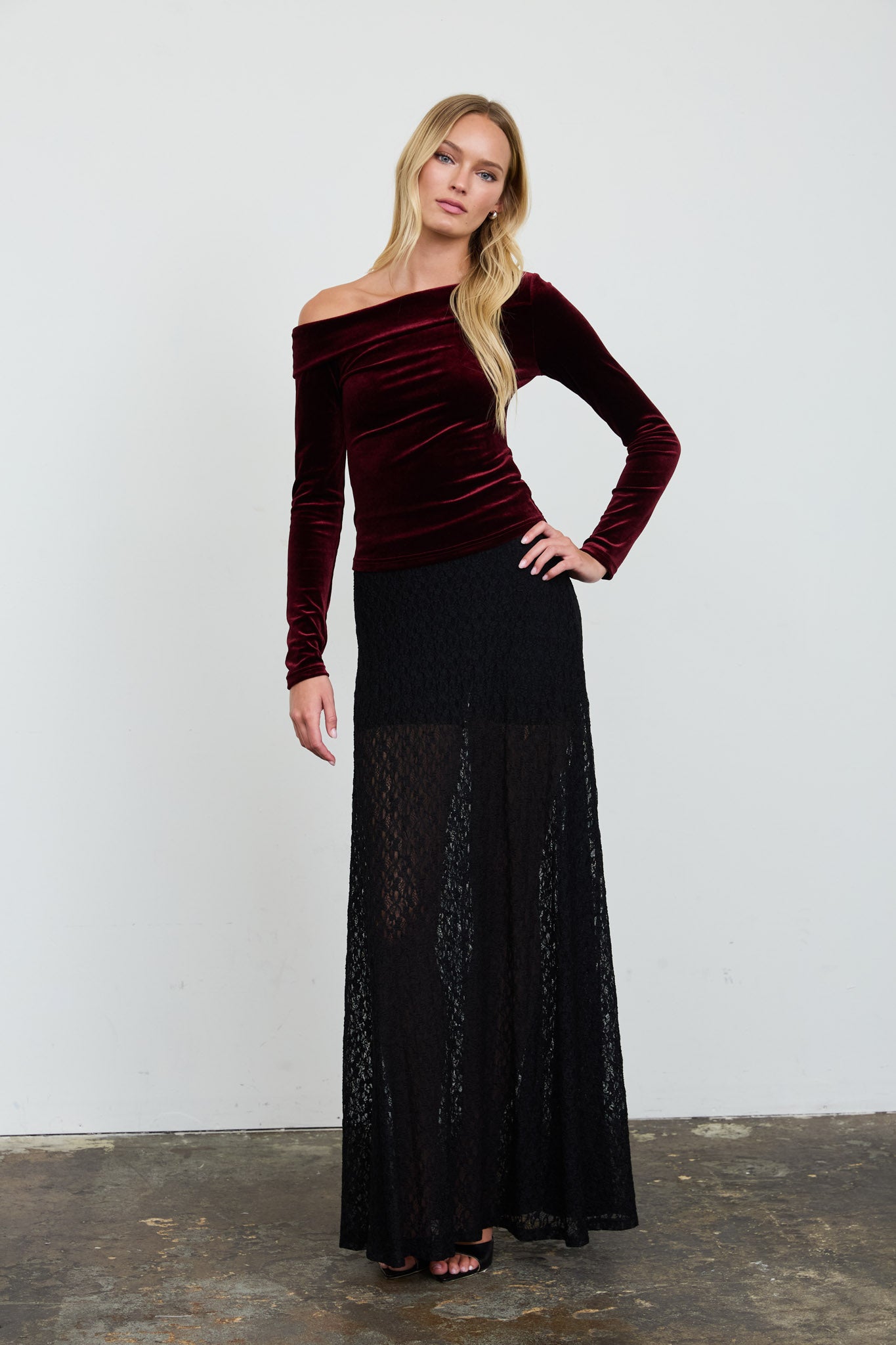 VELVET OFF-SHOULDER LONG SLEEVE KNIT TOP
