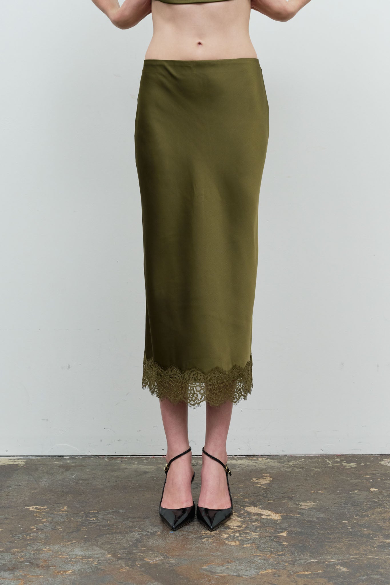 SATIN LACE HEM BACK SLIT PENCIL MIDI SKIRT