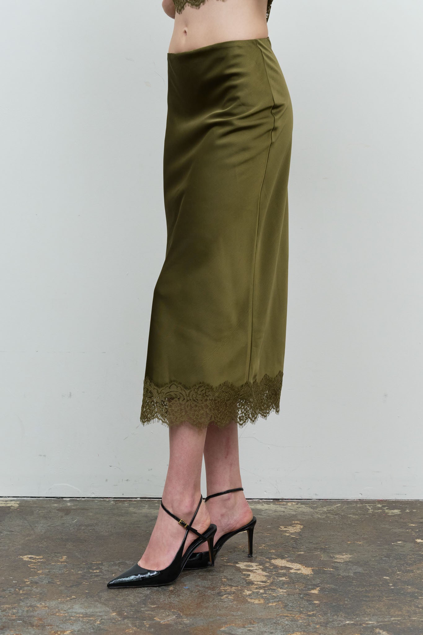 SATIN LACE HEM BACK SLIT PENCIL MIDI SKIRT
