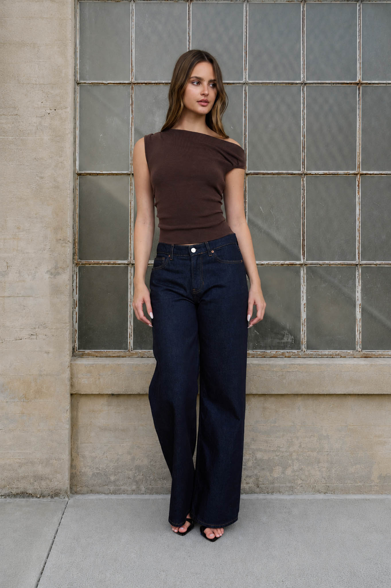 ASYMMETRIC BOAT NECK FITTED KNIT SWEATER TOP